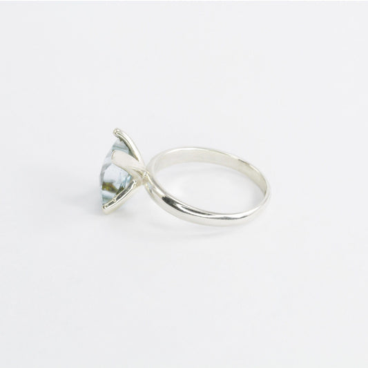 sky Blue Topaz ring set in 925 sterling silver ring, solitaire ring with sky blue topaz