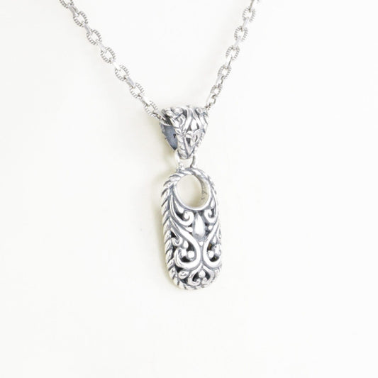 925 sterling silver pendant decorated with filigree ornament front and back