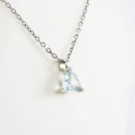Blue topaz necklace pendant flower shape 925 sterling silver with unique pronk setting