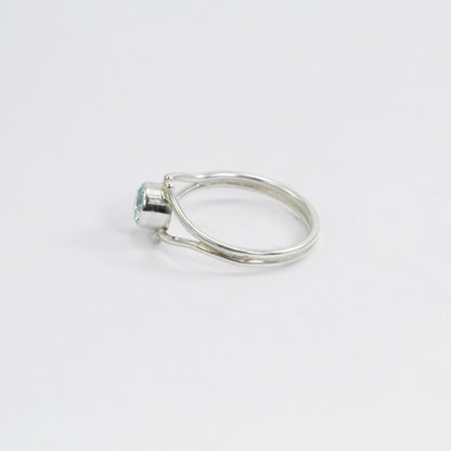 split shank ring 925 sterling silver with genuine round sky blue topaz