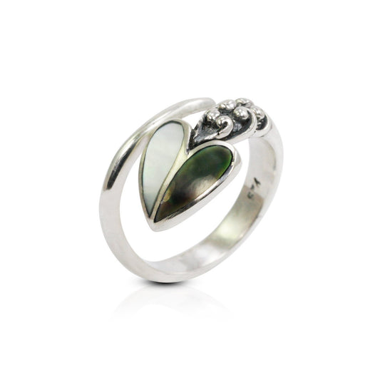 bypass ring 925 sterling silver decorated with natural black and white shell heart shape