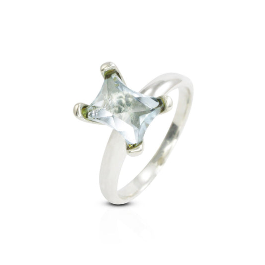 sky Blue Topaz ring set in 925 sterling silver ring, solitaire ring with sky blue topaz