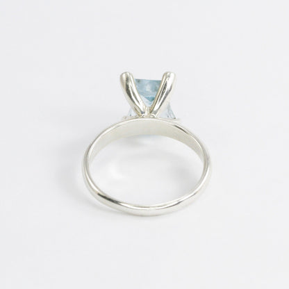sky Blue Topaz ring set in 925 sterling silver ring, solitaire ring with sky blue topaz