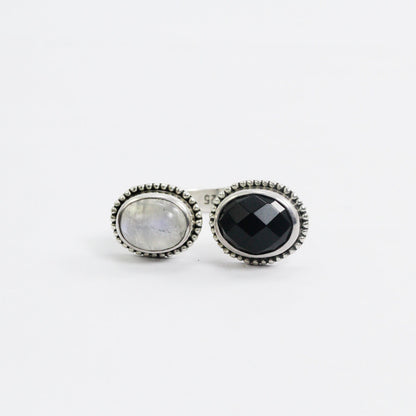 Bypass ring 925 sterling silver with genuine moonstone and black onyx decorated with dot bezel