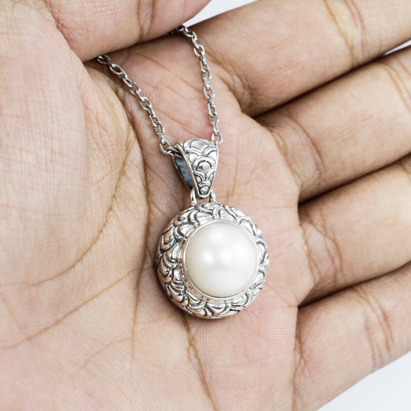 white mabe pearl pendant 925 sterling silver decorated with dragon skin ornament