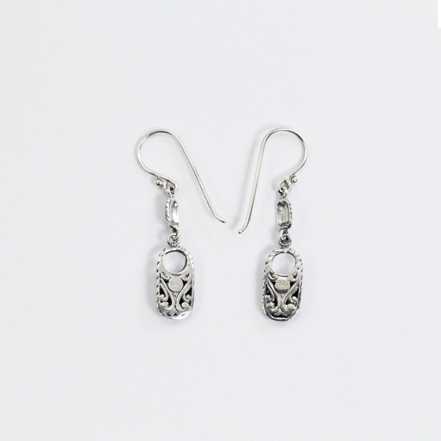 925 sterling silver earrings decorated with swirl filigree