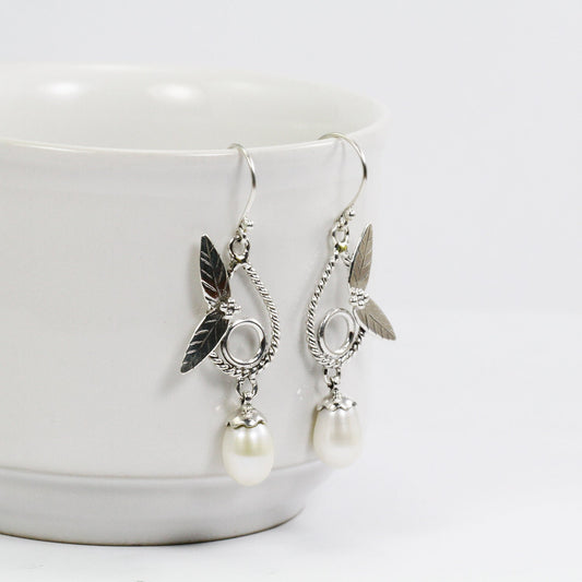 pearl earrings dangle drop 925 sterling silver with genuine fresh water pearl decorated with leaf ornament