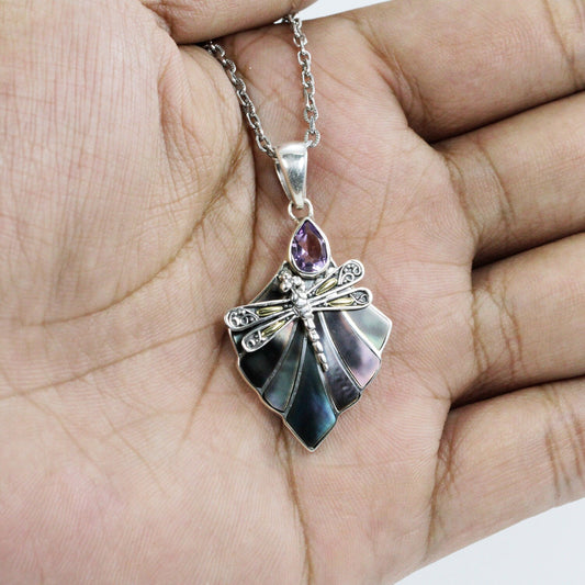 Leaf pendant necklace set in 925 sterling silver and 18K gold with genuine amethyst and black shell decorated with dragonfly ornament