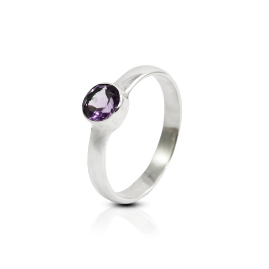 solitaire amethyst ring 6 mm set in 925 sterling silver bezel setting