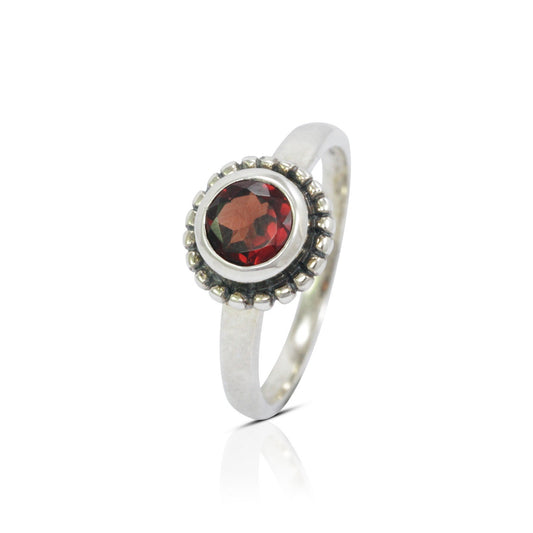 Beautiful garnet ring 925 sterling silver decorated with dot filigree ornament