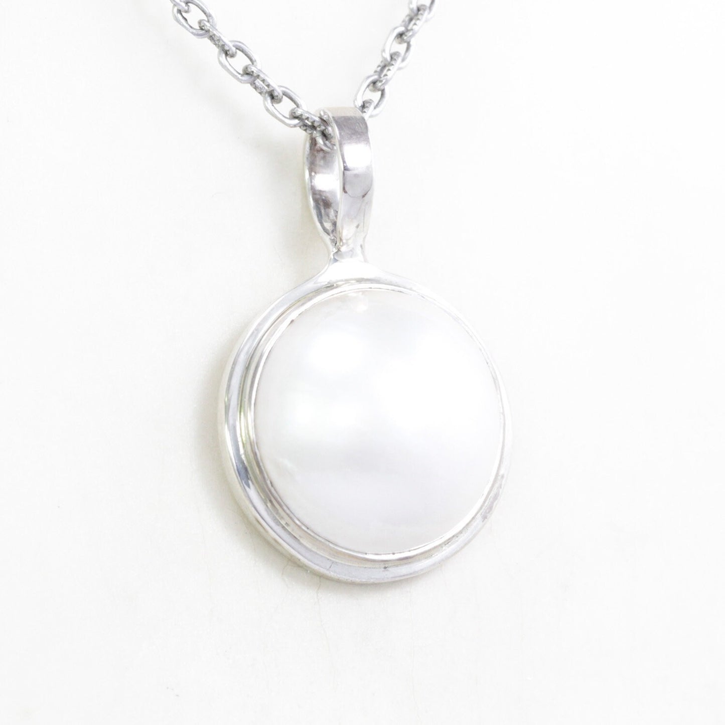 Mabe pearl pendant 925 sterling silver with double bezel setting 15 mm round mabe pearl