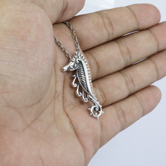 Sea horse pendant 925 sterling silver decorated with swirl filigree ornament