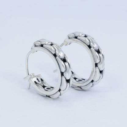 silver hoop earrings 925 sterling silver decorated with Rollo chain ornament and push back closure
