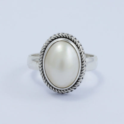 oval mabe pearl ring 925 sterling silver bezel decorated with rope cable chain