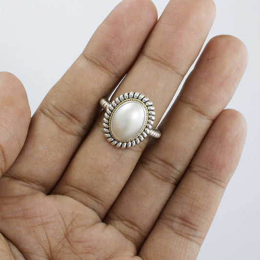 Oval pearl ring 925 sterling silver decorated with cable rope edge and 18k Yellow gold
