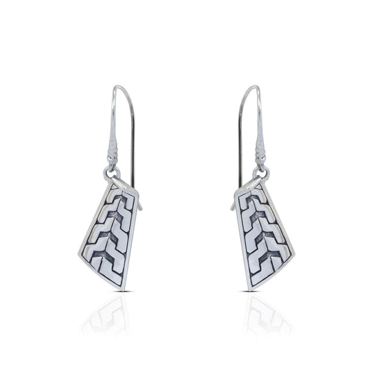 925 sterling silver earrings drop decorated with Bali traditional motif and antique finishing