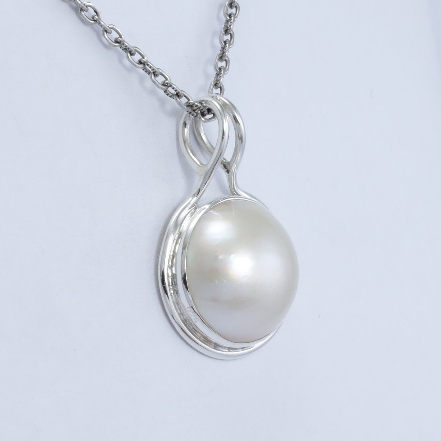 Mabe pearl pendant necklace 925 sterling silver with double bezel set