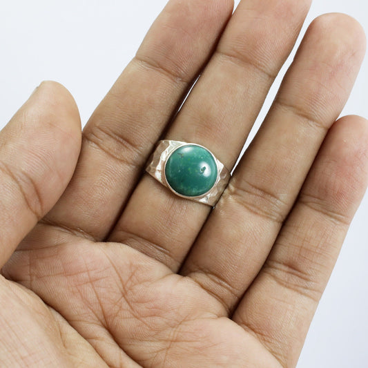 turquoise ring 925 sterling silver with wide band bezel setting and hammered ornament