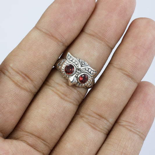 silver owl ring 925 sterling silver with natural garnet decorated with swirl filigree ornament