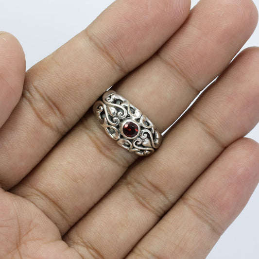 Garnet ring 925 sterling silver decorated with beautiful filigree ornament