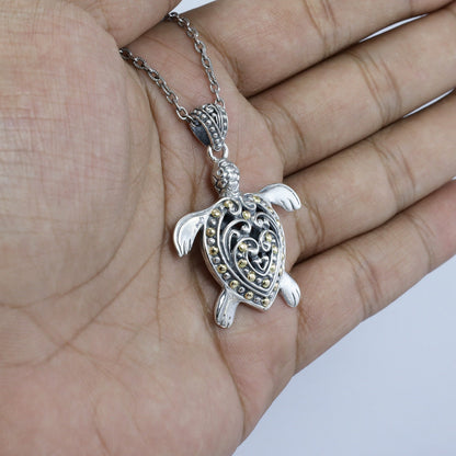 Turtle pendant necklace  925 sterling silver and 18K yellow gold decorated with swirl filigree ornament