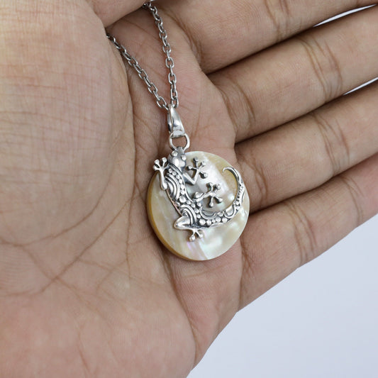 gecko pendant necklace 925 sterling silver with genuine golden yellow shell decorated with filigree ornament