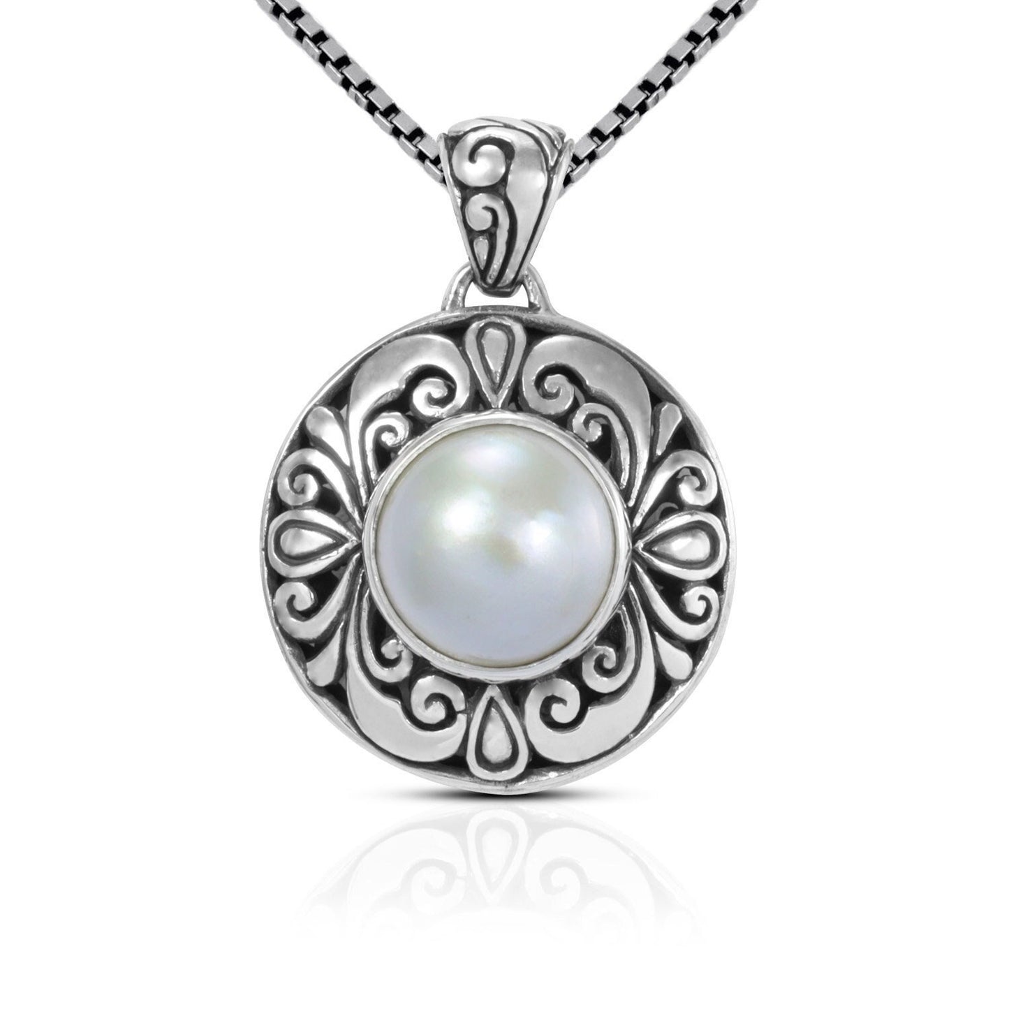 Round pendant 925 sterling silver with genuine white mabe pearl decorated with swirl filigree Bali inspired