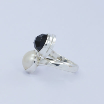 black and with ring 925 sterling silver bypass style bezel set genuine white mabe pearl and natural onyx