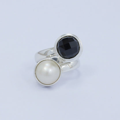 black and with ring 925 sterling silver bypass style bezel set genuine white mabe pearl and natural onyx