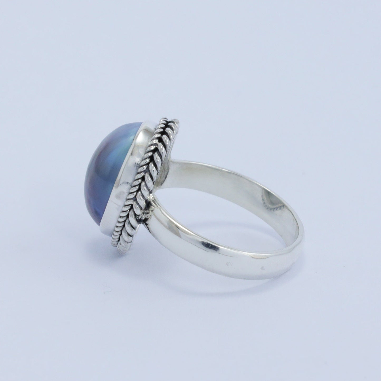 blue pearl ring 925 sterling silver oval shape decorated with rope chain bezel edge
