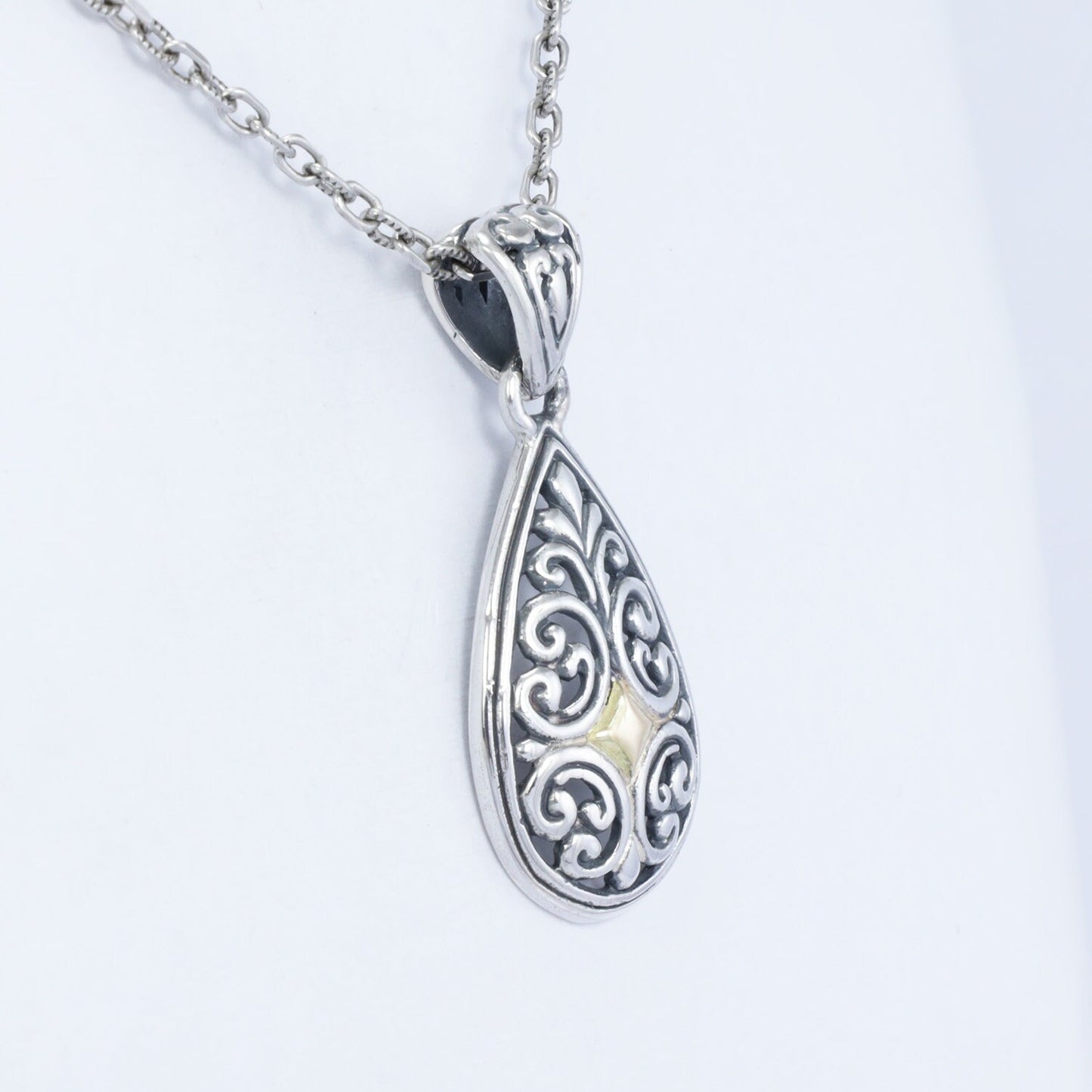 Tear drop pendant 925 sterling silver decorated with 18K yellow gold and beautiful filigree ornament