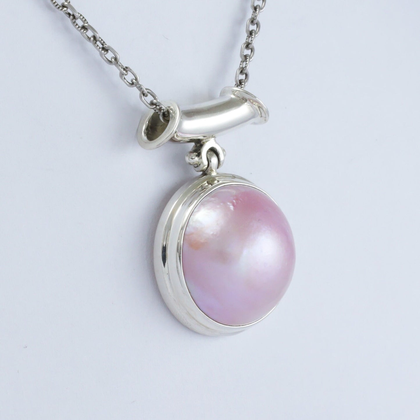 pink Mabe pearl set in 925 sterling silver necklace pendant