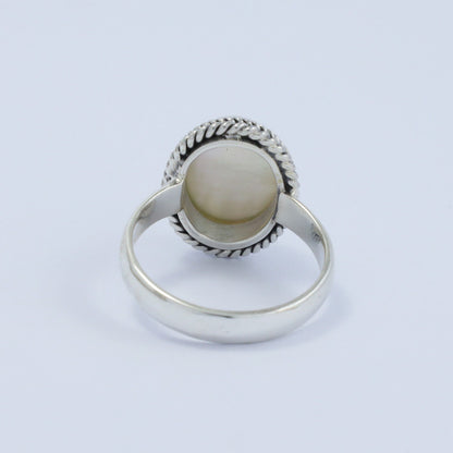 oval mabe pearl ring 925 sterling silver bezel decorated with rope cable chain