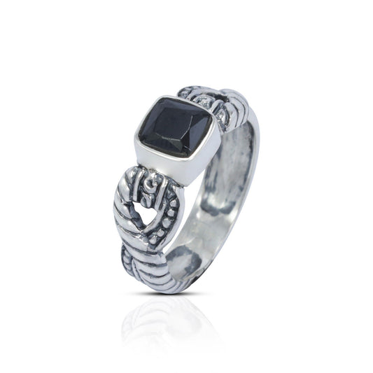 Onyx ring 925 sterling silver decorated with with cable style ornament