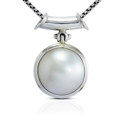 Round mabe pearl pendant 925 sterling silver with bezel set and high polish finishing