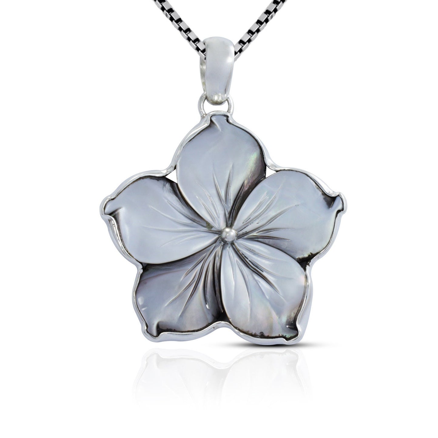 flower pendant made of mother of pearl set in 925 sterling silver bezel set