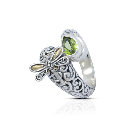 bypass ring with dragonfly and peridot set in 925 sterling silver and 18K yellow gold decorated with swirl filigree ornament